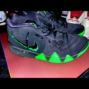 Nike Kyrie 4 “Halloween”